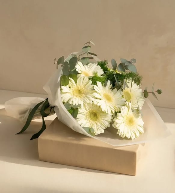 Beyaz Gerberalar Çiçek Buketi Lolaflora