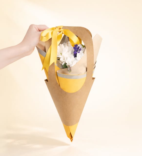 Kraft Taşımalı Bukette Papatyalar ve Lavantalar